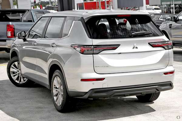 2025 Mitsubishi Outlander ES ZM