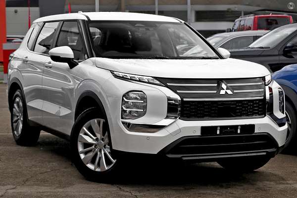 2025 Mitsubishi Outlander ES ZM