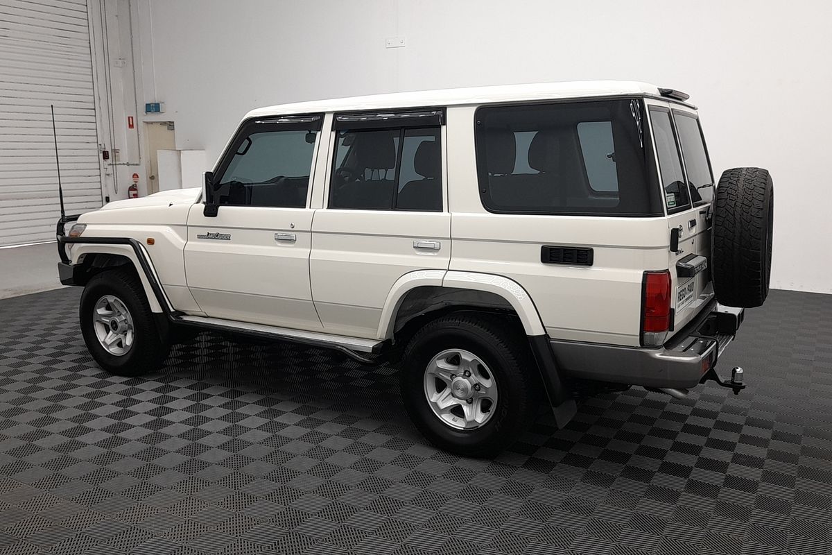 2022 Toyota Landcruiser GXL VDJ76R