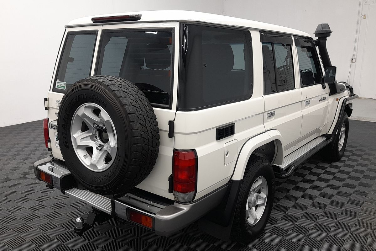 2022 Toyota Landcruiser GXL VDJ76R