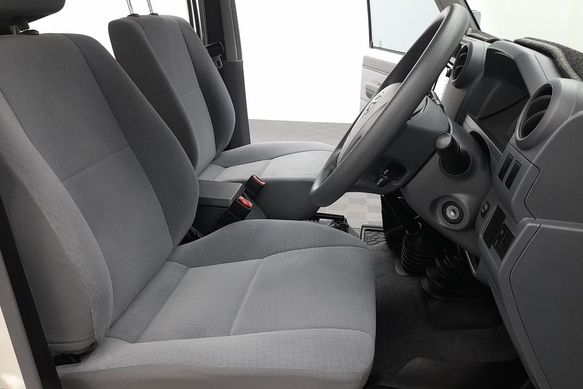 2022 Toyota Landcruiser GXL VDJ76R