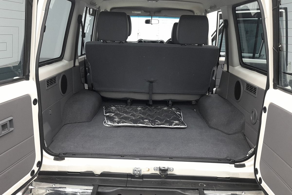 2022 Toyota Landcruiser GXL VDJ76R