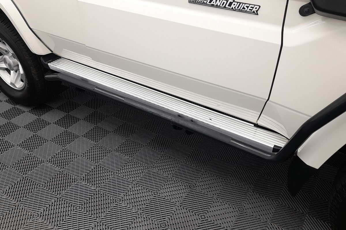 2022 Toyota Landcruiser GXL VDJ76R