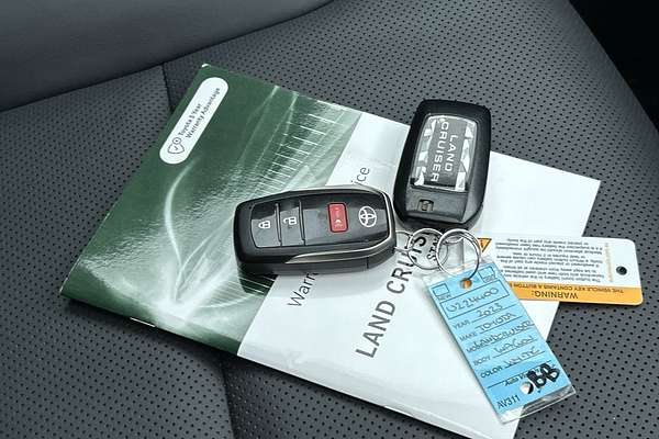 2023 Toyota Landcruiser VX FJA300R thumb-22