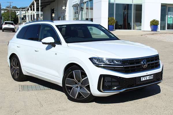 2025 Volkswagen Touareg 210TDI R-Line RC