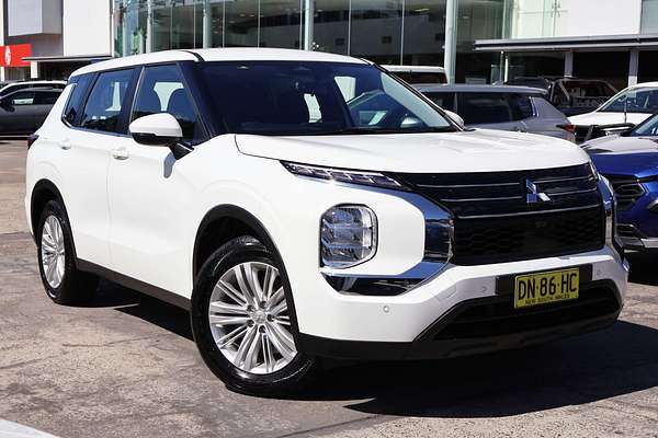 2024 Mitsubishi Outlander ES ZM