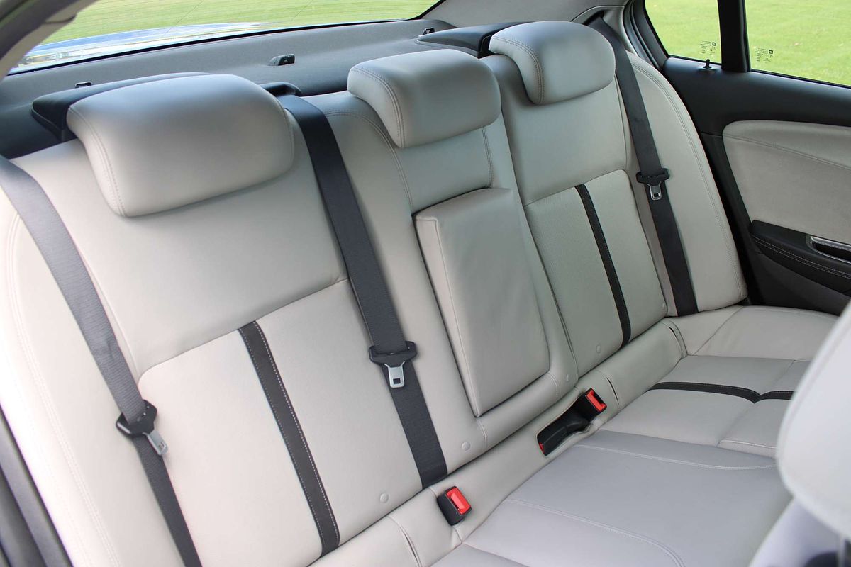 2014 HOLDEN CALAIS  6 SP AUTOMATIC 4D SEDAN V6