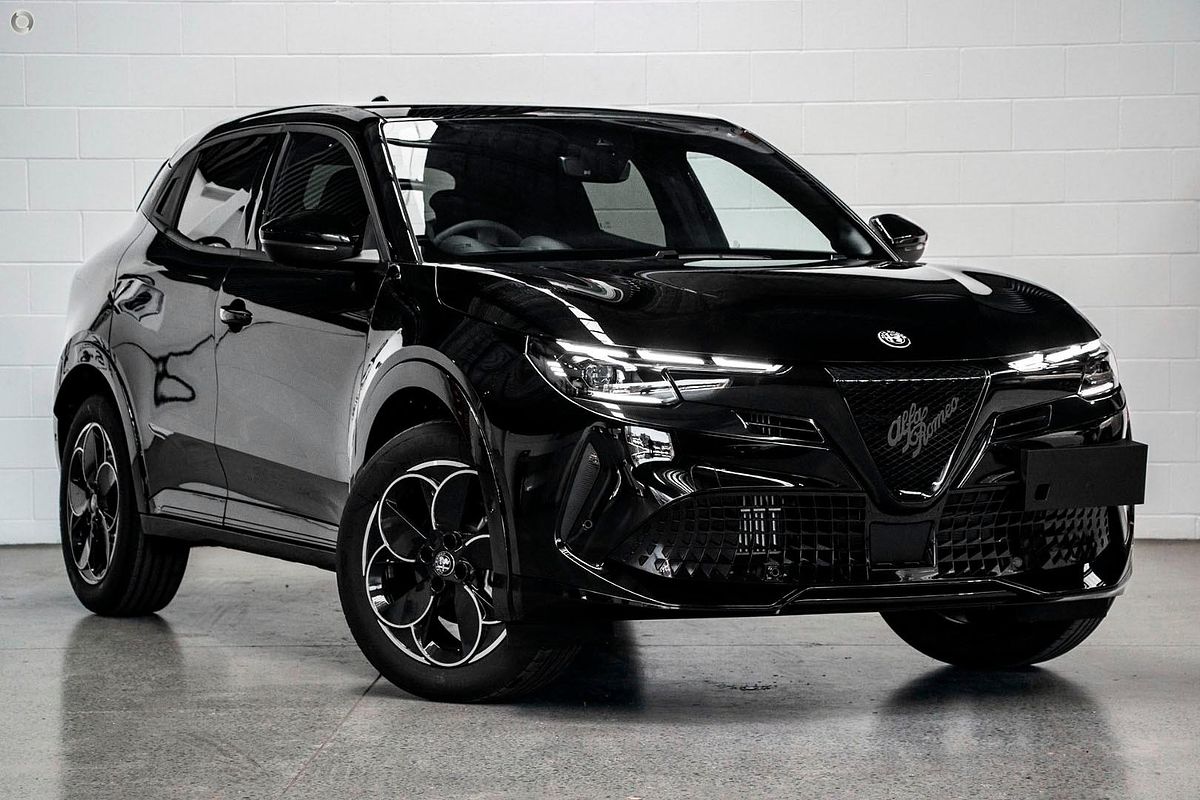 2025 Alfa Romeo Junior Ibrida Series 0