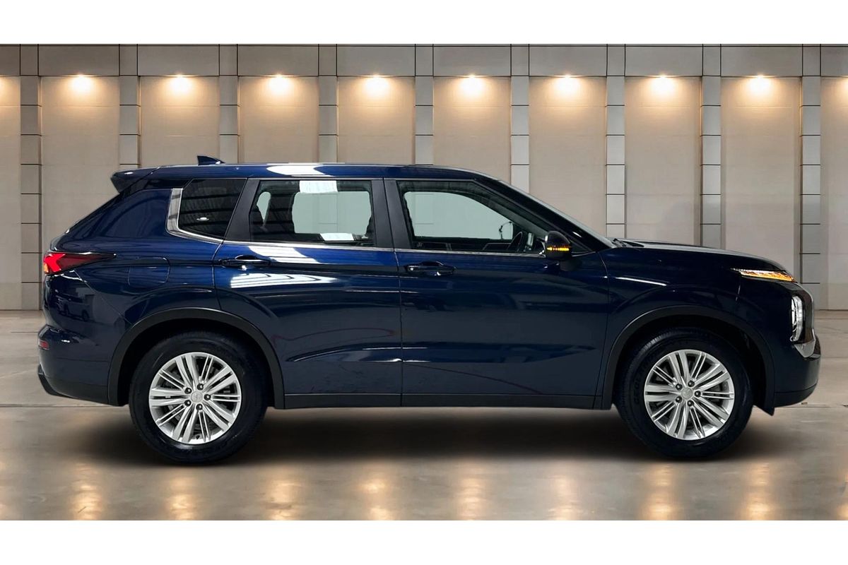 2024 Mitsubishi Outlander ES ZM