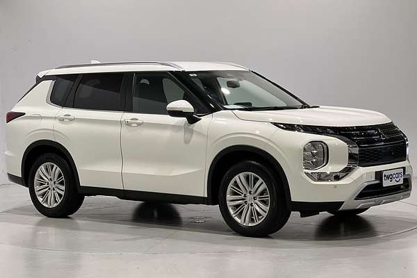 2024 Mitsubishi Outlander LS ZM