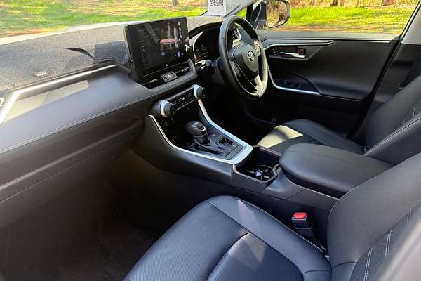 2024 Toyota RAV4 Cruiser AXAH52R thumb-17