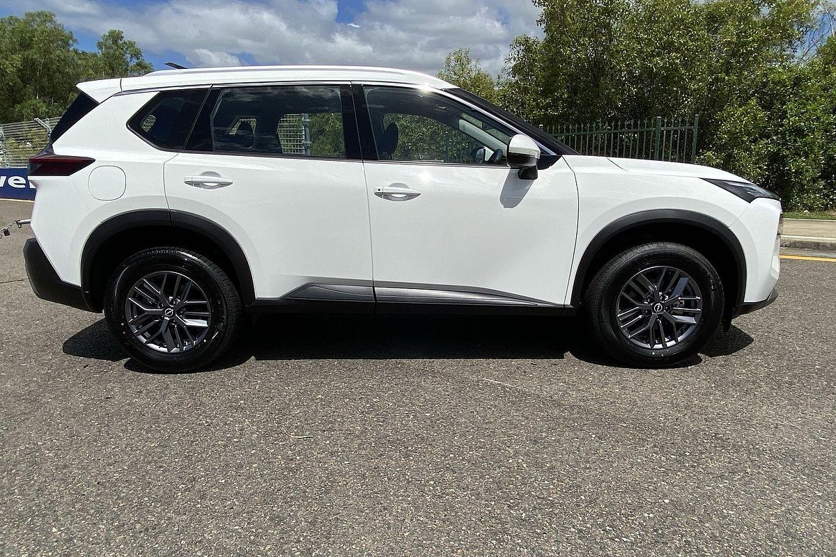 2025 Nissan X-TRAIL ST T33