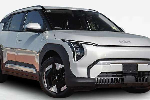 2025 Kia EV3 Air Long Range SV thumb-0