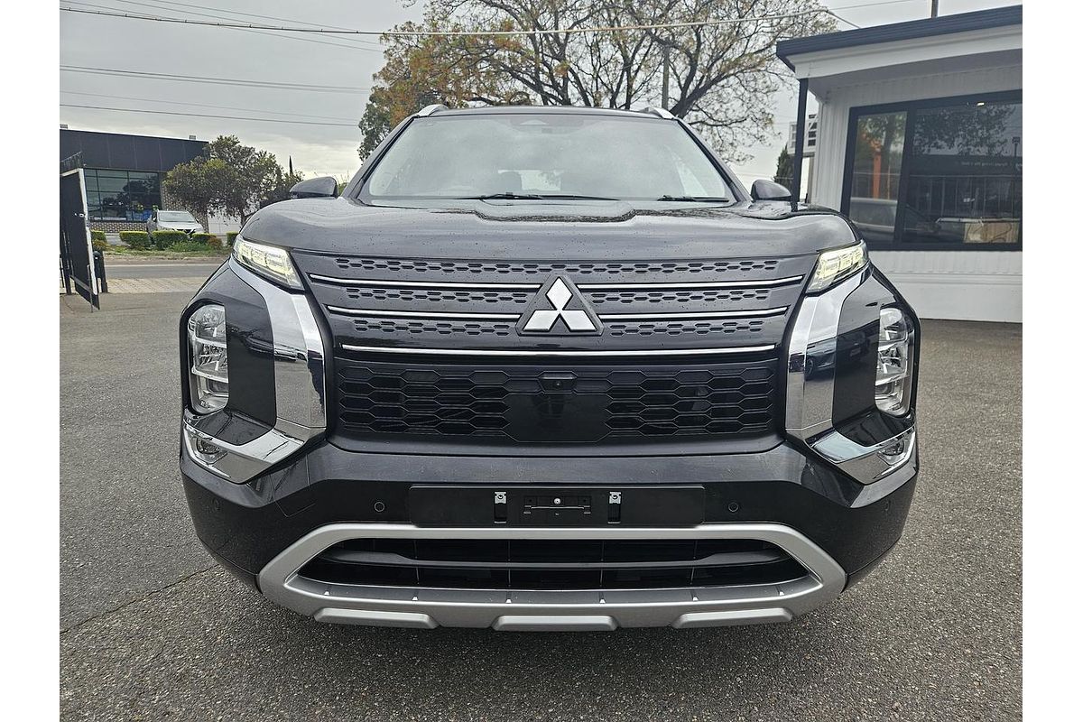 2023 Mitsubishi Outlander Exceed ZM