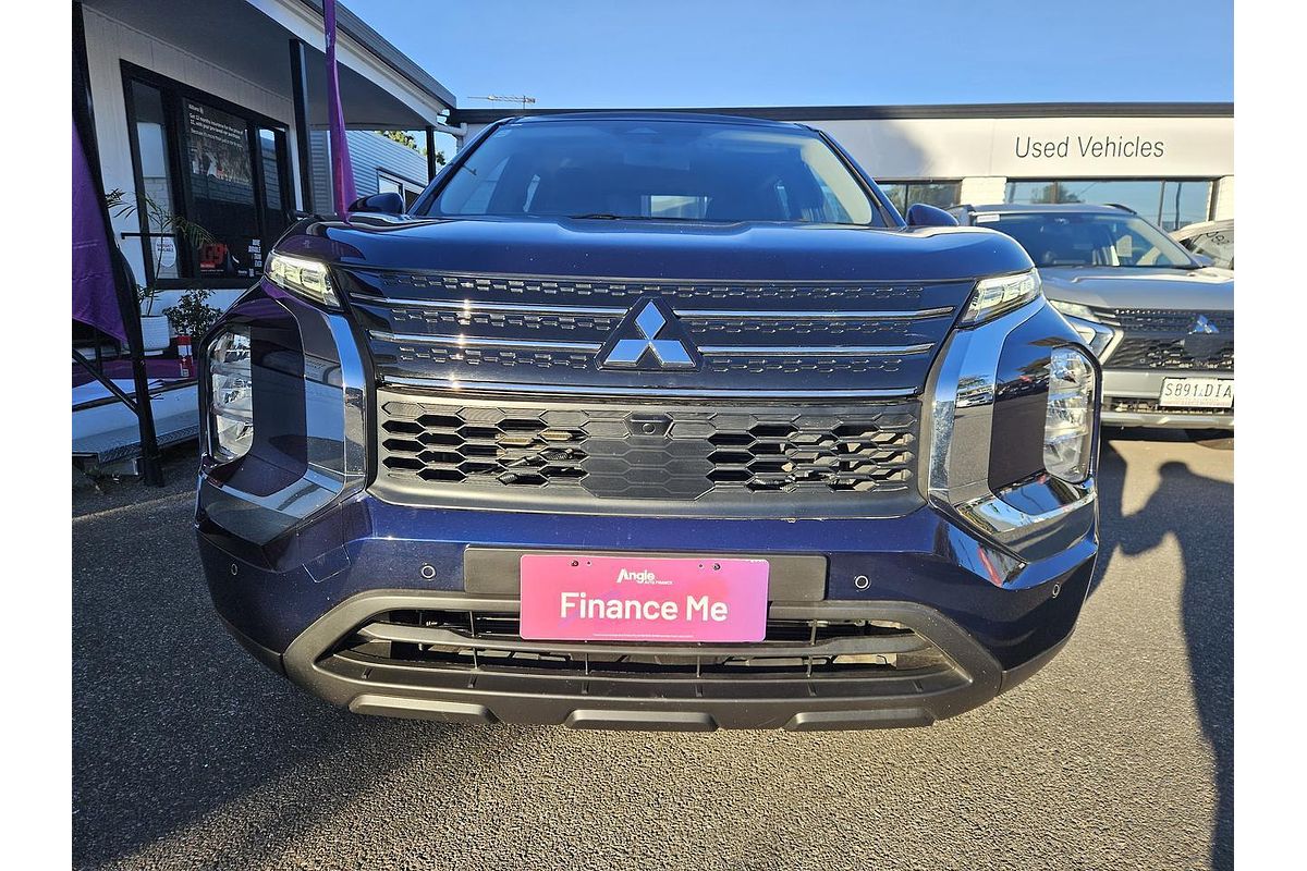 2023 Mitsubishi Outlander ES ZM