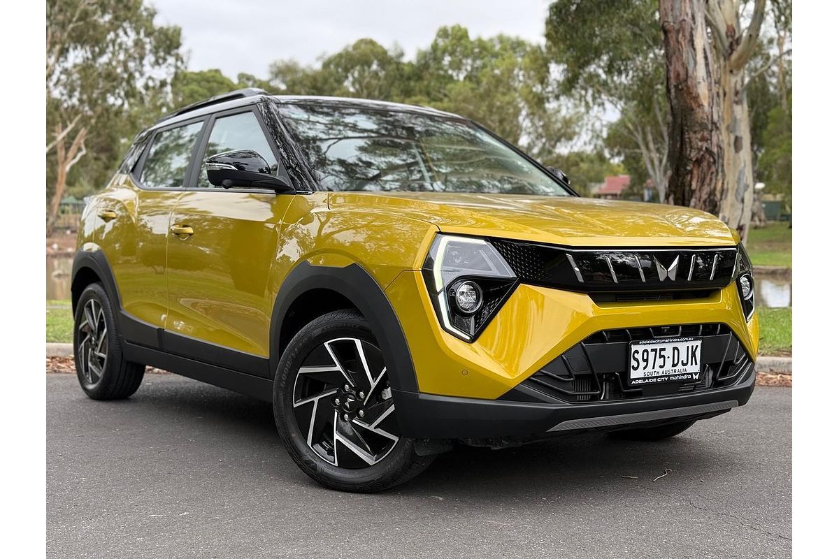 2025 Mahindra XUV3XO AX7L
