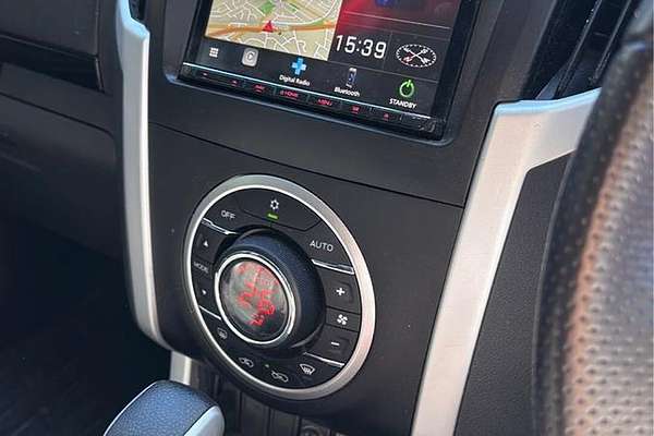 2020 Isuzu MU-X Onyx Edition thumb-6