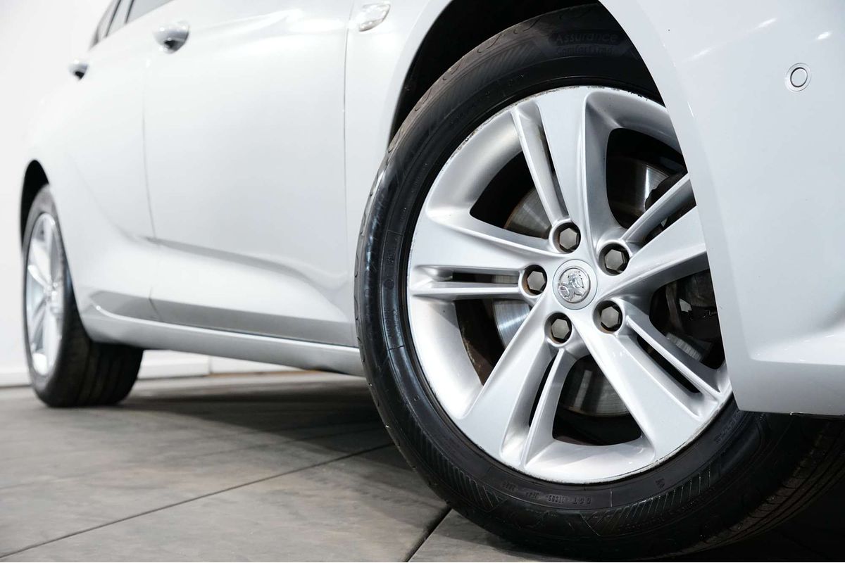 2020 Holden Commodore LT ZB