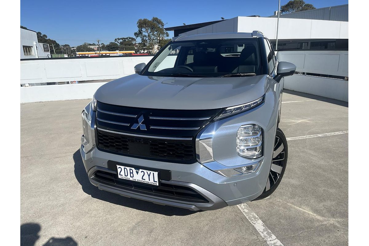 2025 Mitsubishi Outlander Exceed ZM
