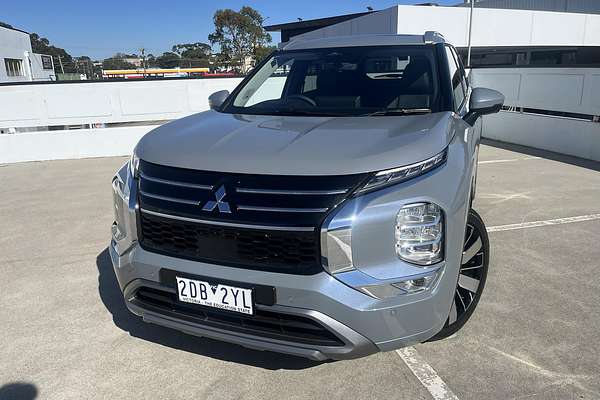 2025 Mitsubishi Outlander Exceed ZM