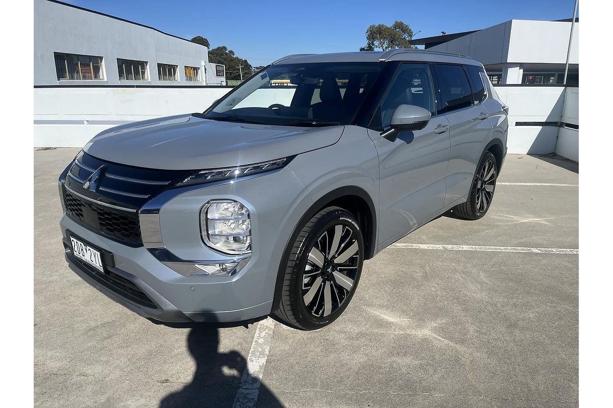 2025 Mitsubishi Outlander Exceed ZM