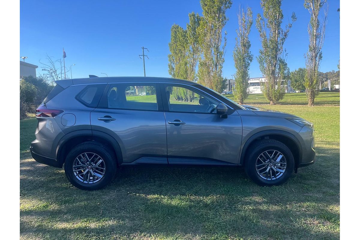 2026 Nissan X-TRAIL ST T33