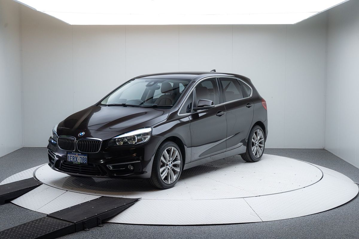 2014 BMW 2 Series 218i Sport Line F45