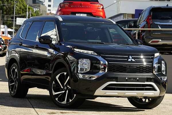 2025 Mitsubishi Outlander PHEV Exceed ZM