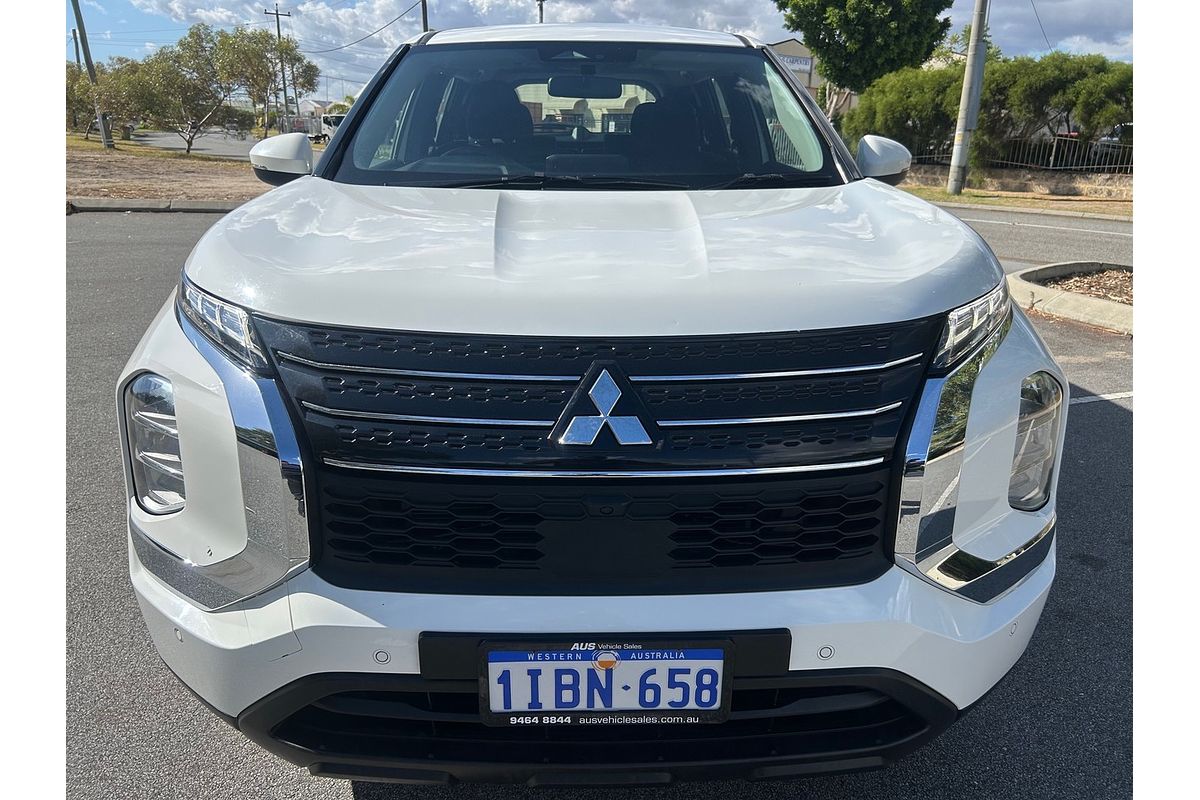 2023 Mitsubishi Outlander ES ZM