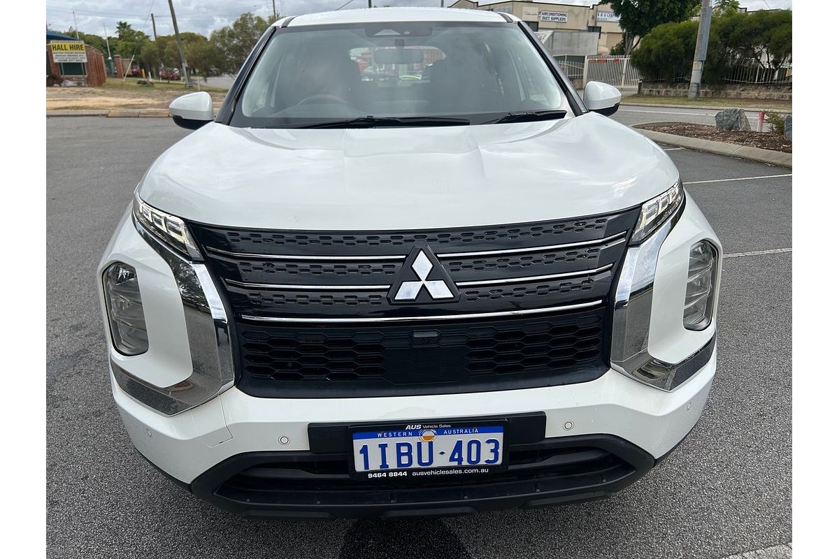 2023 Mitsubishi Outlander ES ZM