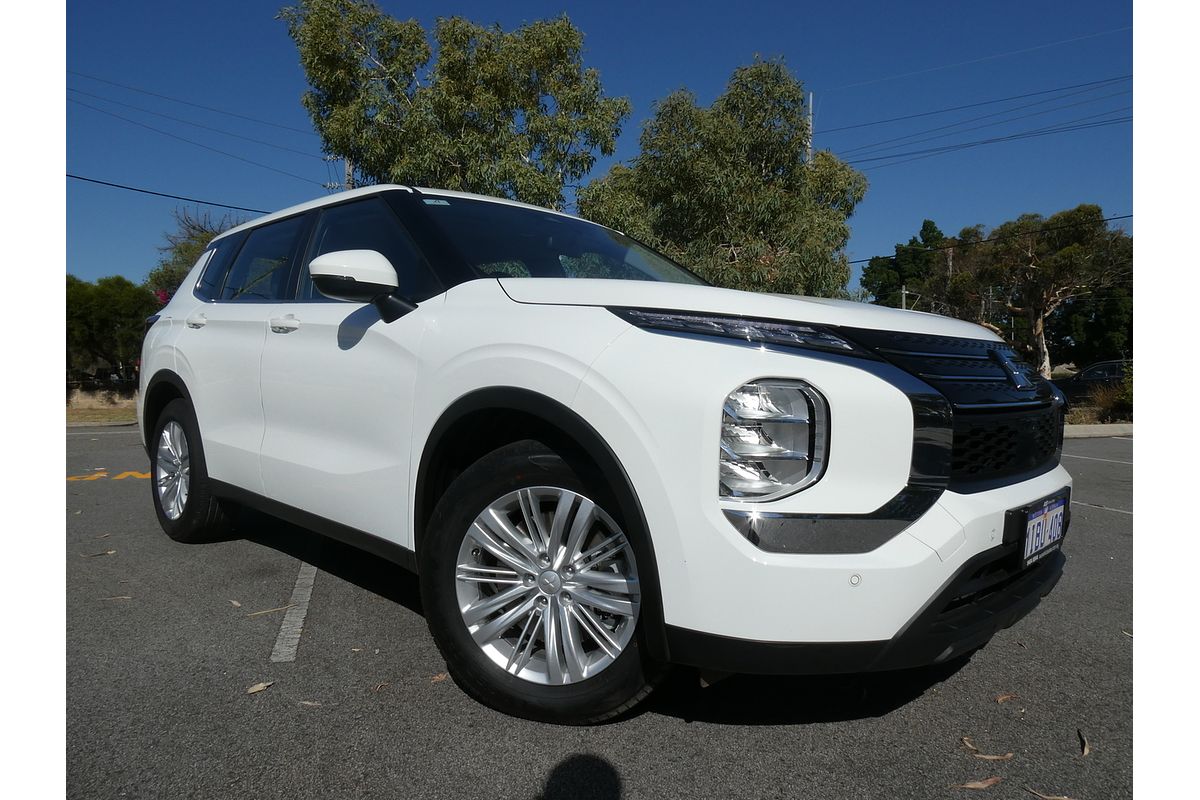 2023 Mitsubishi Outlander ES ZM