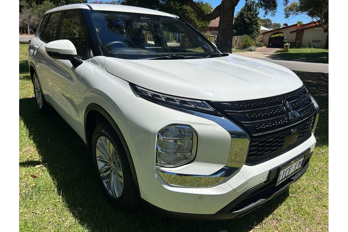 2024 Mitsubishi Outlander ES ZM