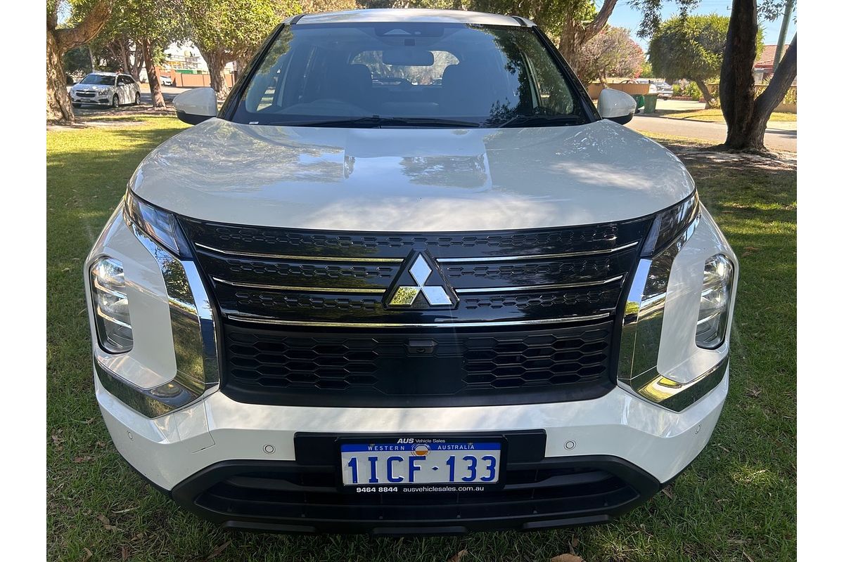 2024 Mitsubishi Outlander ES ZM