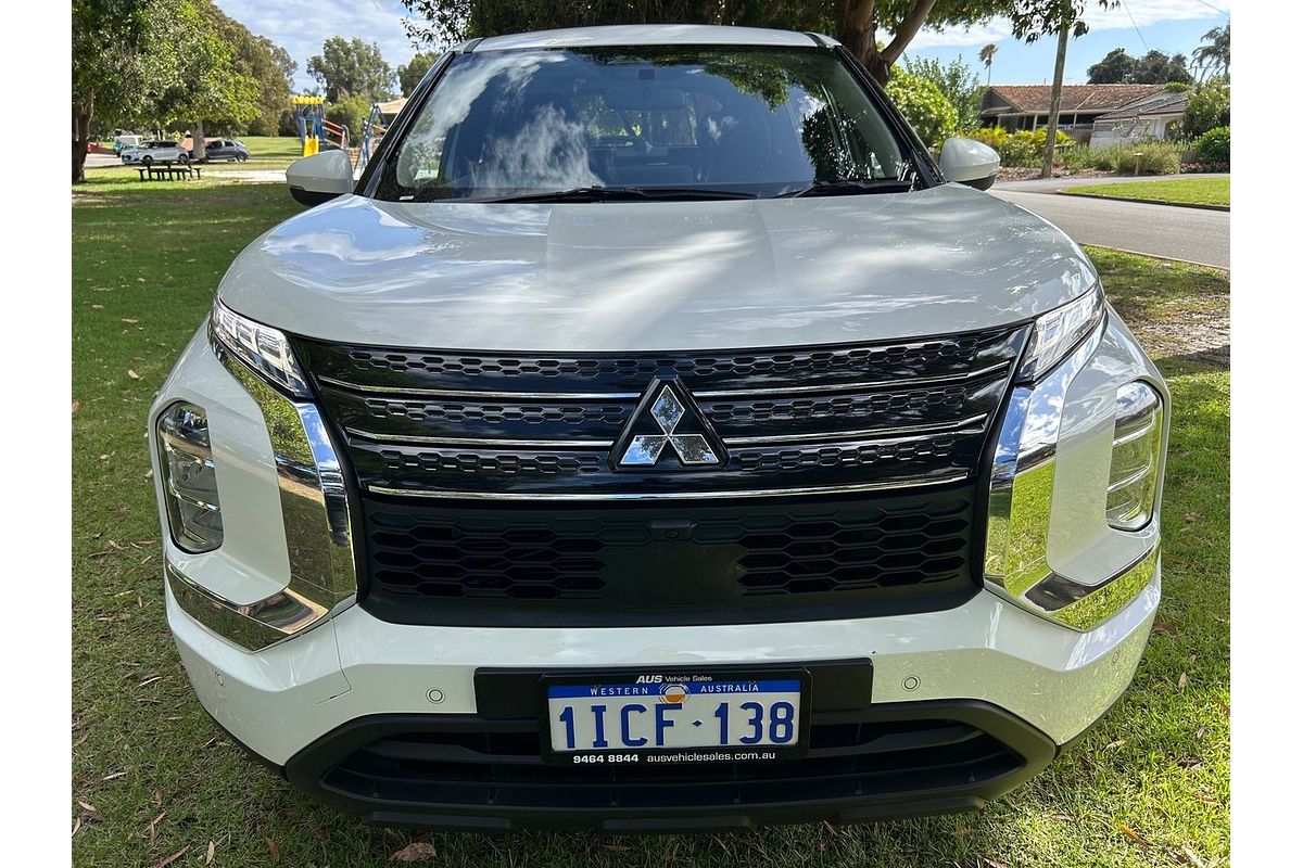 2024 Mitsubishi Outlander ES ZM