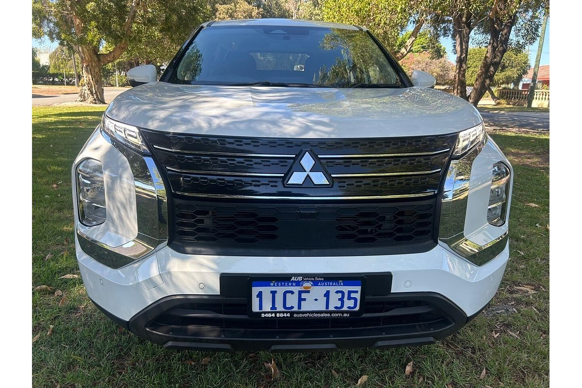 2024 Mitsubishi Outlander ES ZM