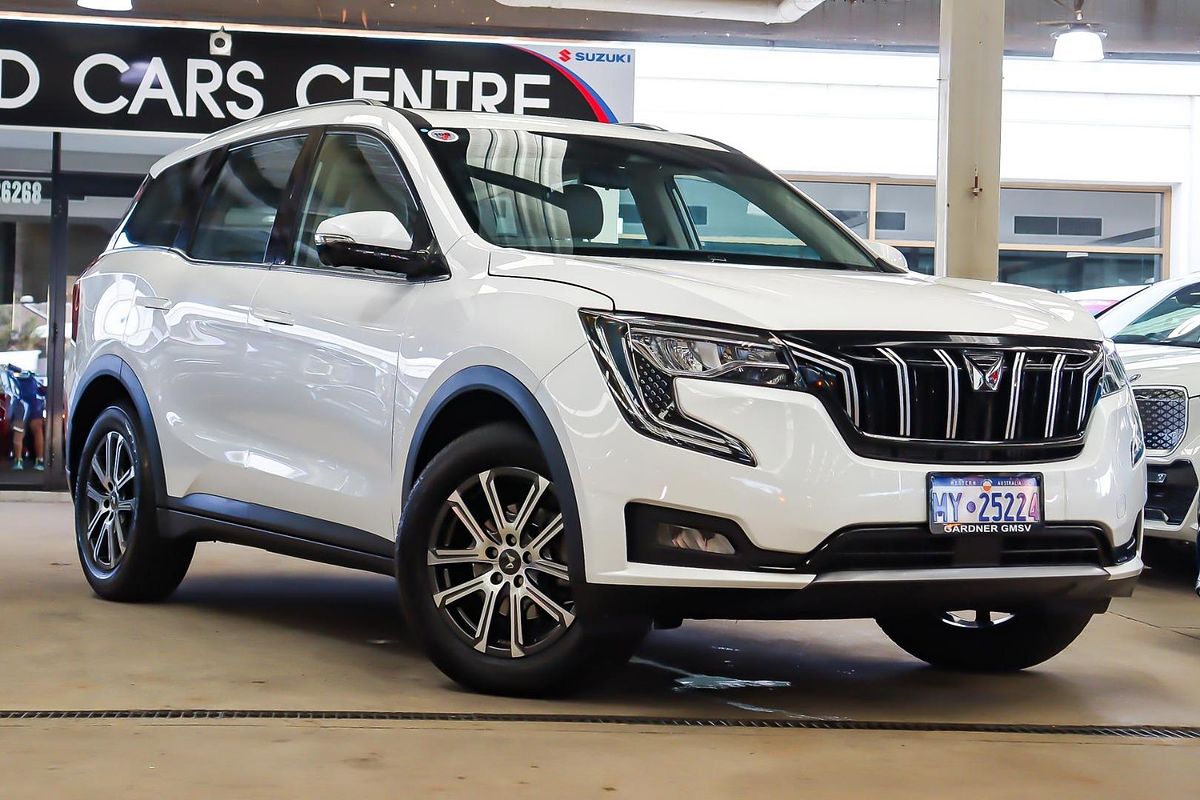 2024 Mahindra XUV700 AX7L Black Edition