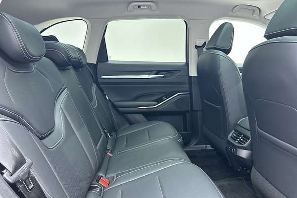2024 GWM Haval H6 Ultra B01 thumb-11