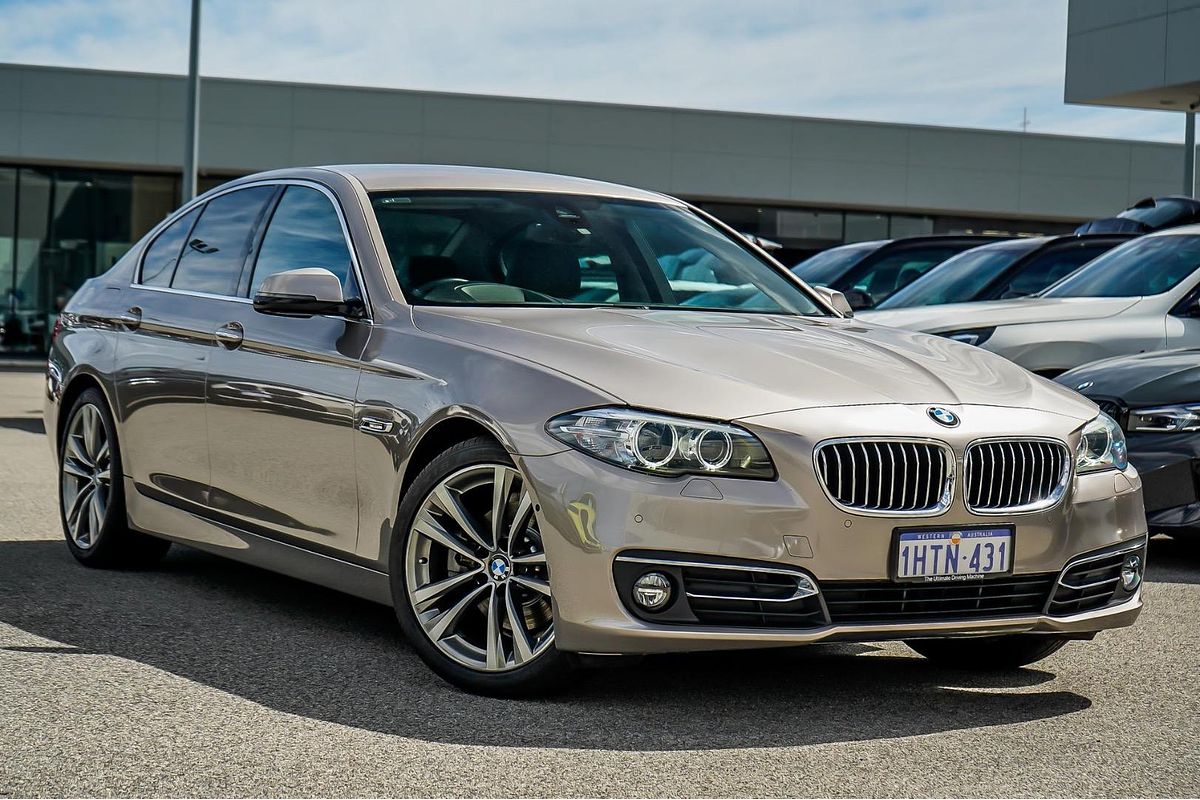 2017 BMW 5 Series 520i Luxury Line G30