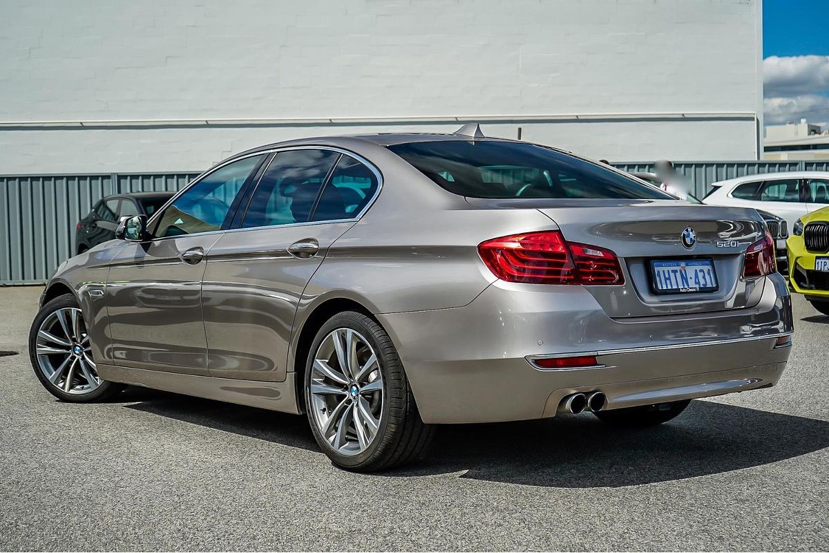 2017 BMW 5 Series 520i Luxury Line G30