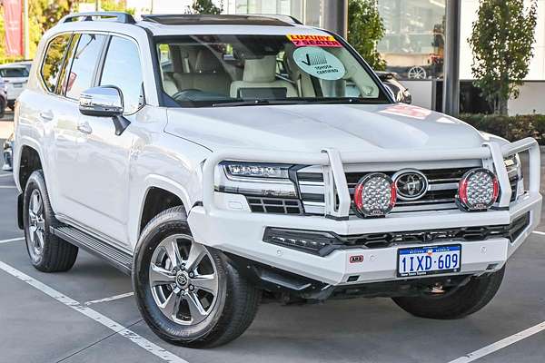 2022 Toyota Landcruiser Sahara FJA300R