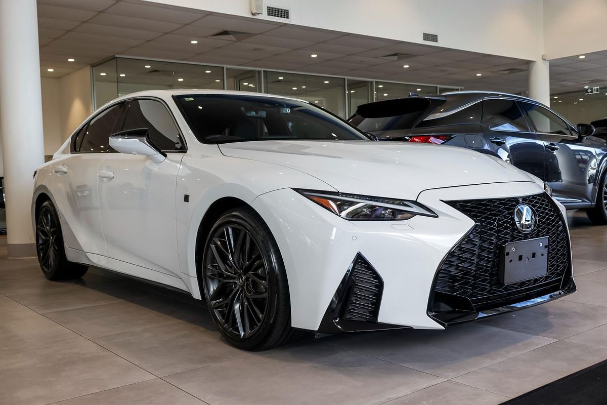 2023 Lexus IS IS500 F Sport USE30
