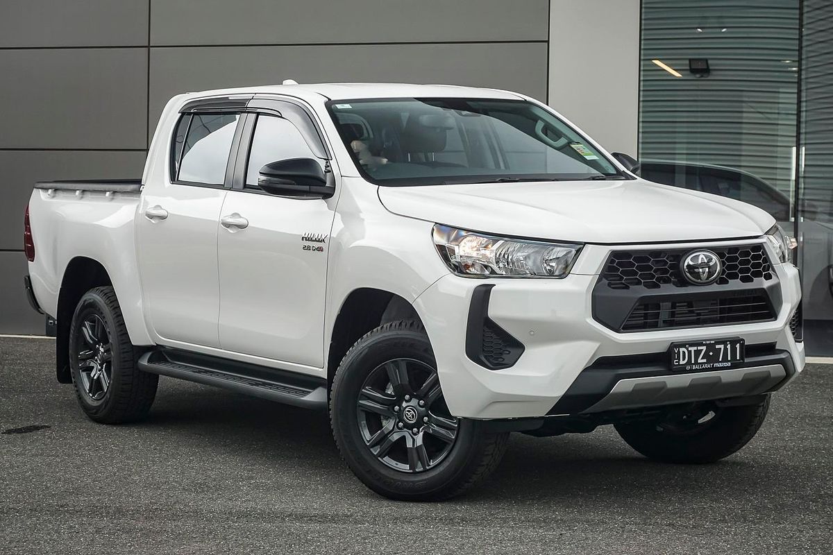 2025 Toyota Hilux SR GUN126R 4X4