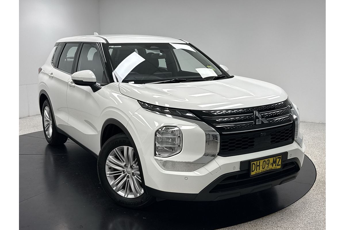 2023 Mitsubishi Outlander ES ZM