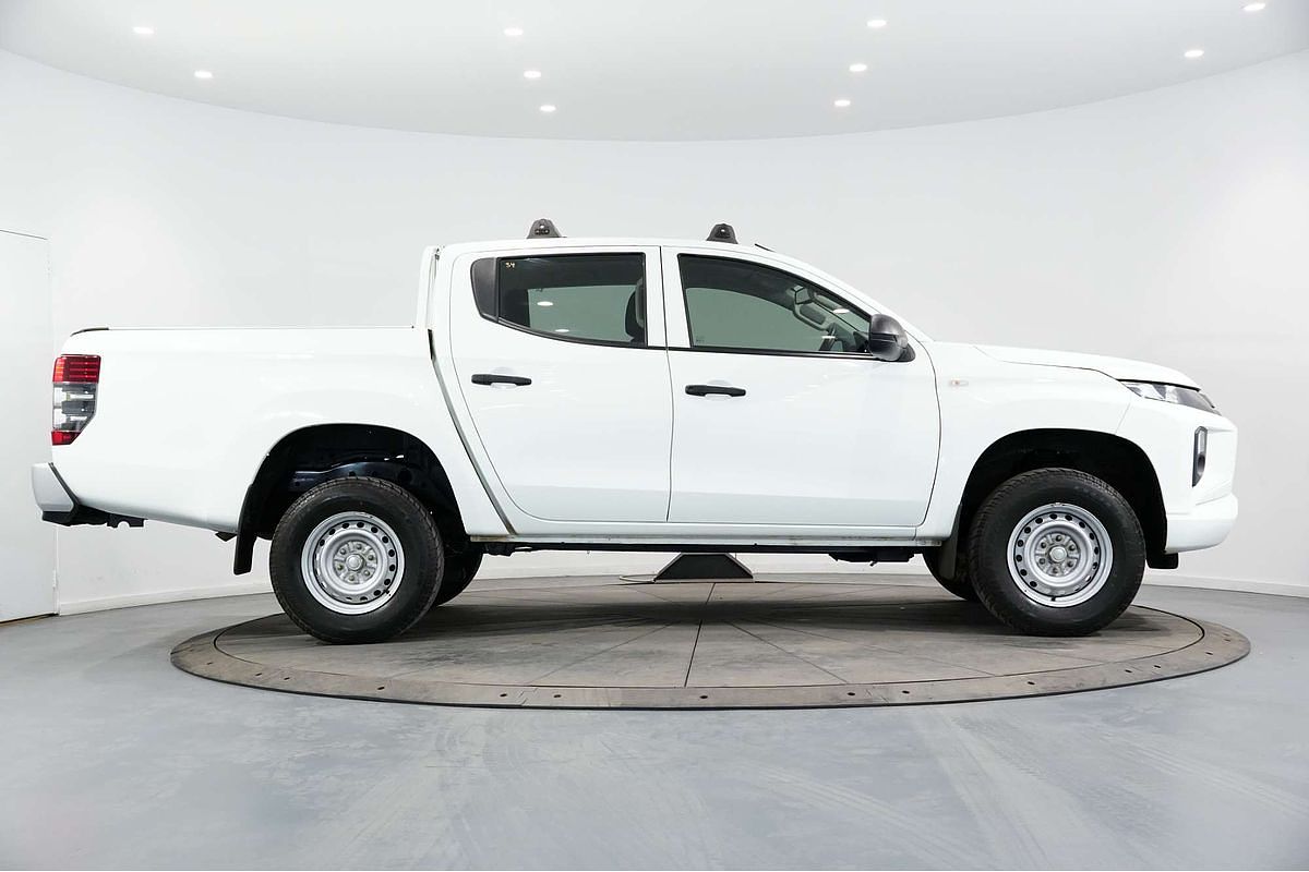 2019 Mitsubishi Triton GLX ADAS MR 4X4