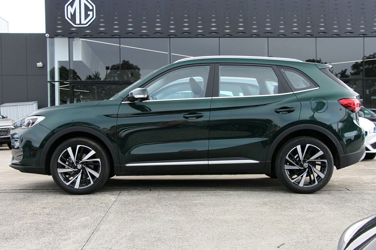 sold-2026-mg-zs-essence-hybrid-in-emerald-green-metallic-new-suv
