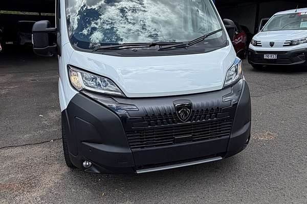 2025 Peugeot Boxer Pro X250 LWB Mid Roof
