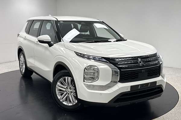 2024 Mitsubishi Outlander ES ZM