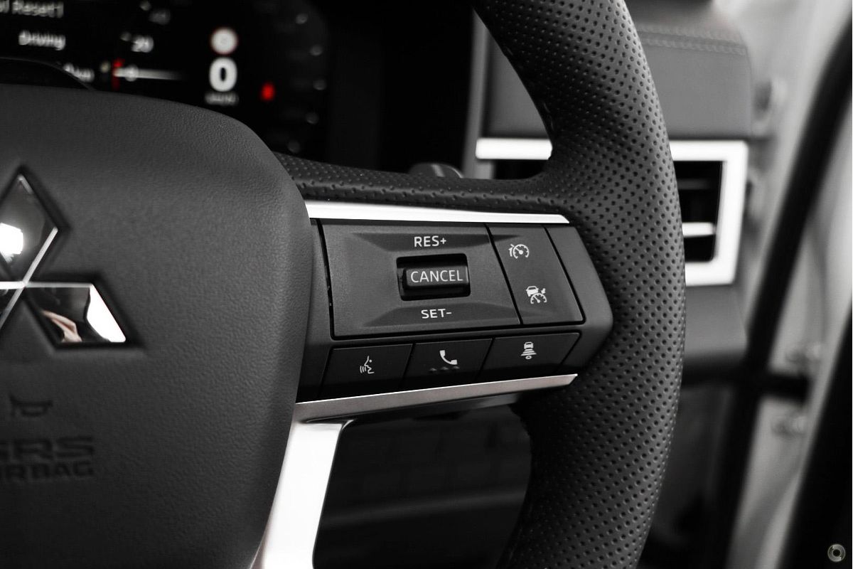 2025 Mitsubishi Outlander LS ZM