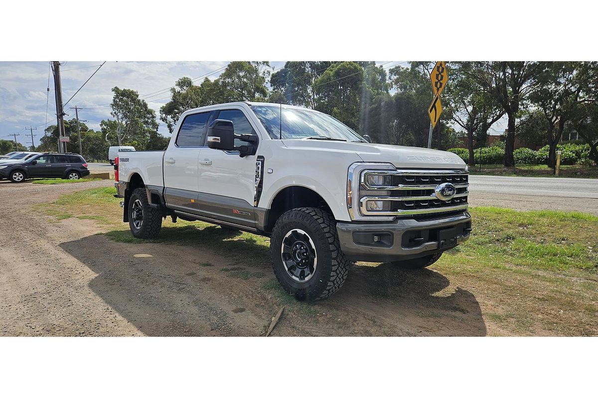 2025 Ford F350 Platinum Tremor 4X4