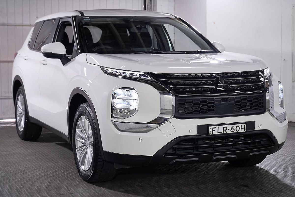 2024 Mitsubishi Outlander ES ZM